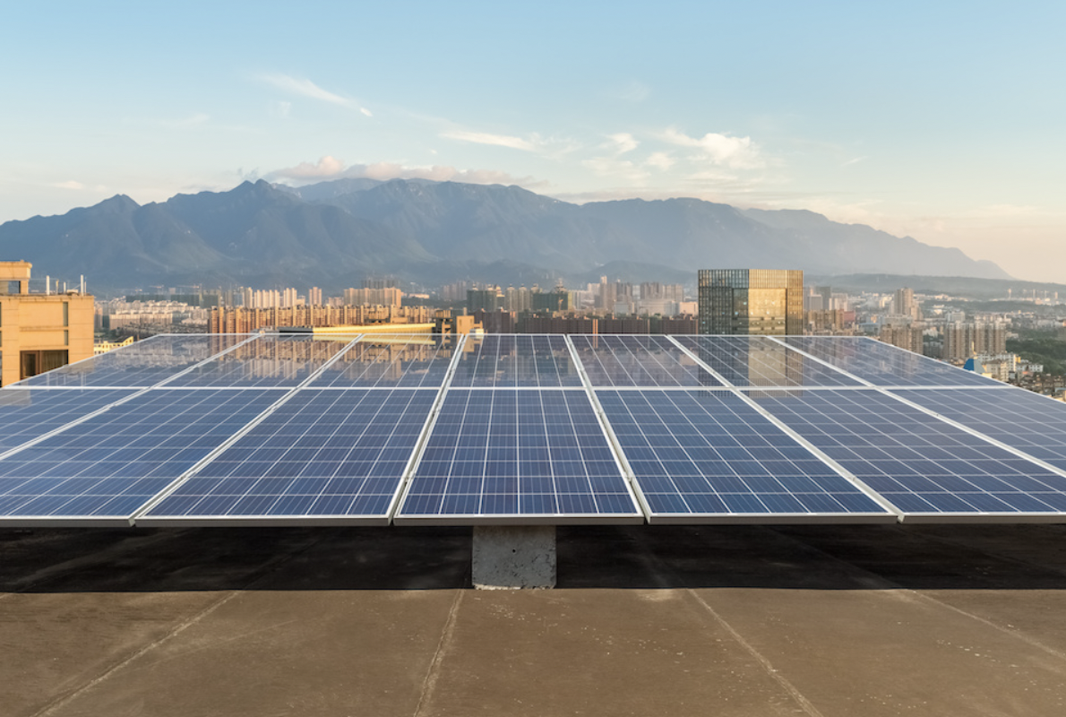 <strong>Is Solar Right for Me and My Business? Exploring the Advantages of Solar Energy and Energy Independence</strong>